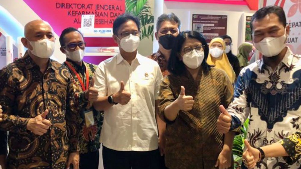 Kunjungan Menteri Kesehatan RI dan Menteri Koperasi dan UMKM Kunjungi Produk PT USM Berkah Indonesia Pekalongan
