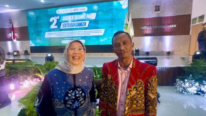 Direktur Utama PT. USM Berkah Indonesia, M. Irzal Bersama Direktur Jenderal Sumber Daya Manusia Kesehatan Kementrian Kesehatan RI Ibu dr. Yulia Feriyanti, M.Epid